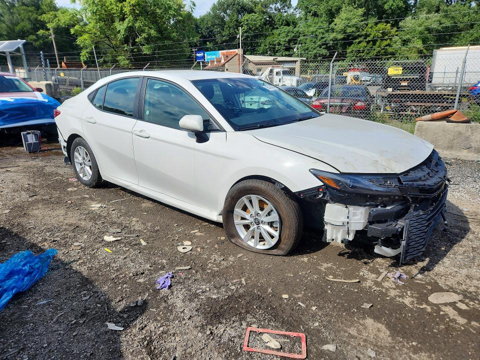 2025 Toyota Camry VIN 4T1DAACK9SU069391 COPART salvage auction — FRONT END, Salvage Title, sold $15,300 on 2026-09-10 (photo 4)