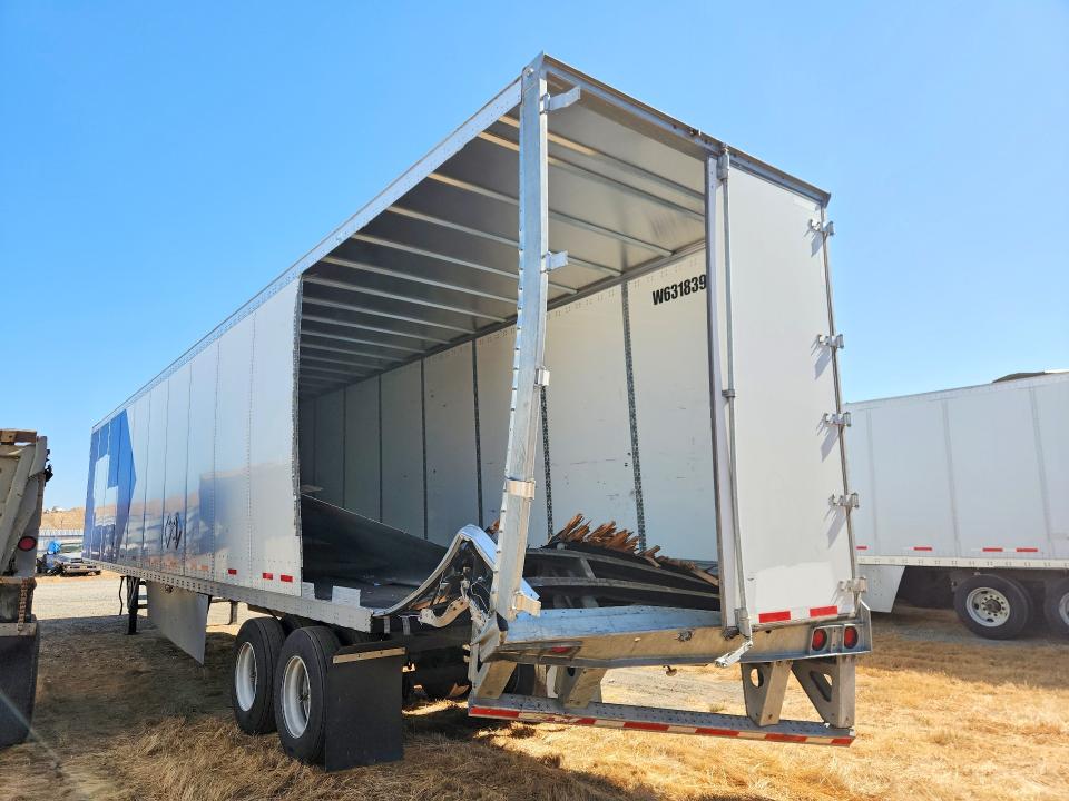 2025 Wabash Dvcvhpc VIN 1JJV532DXSL631839 COPART salvage auction — REAR END, CA - SALVAGE CERTIFICATE, sold $2,300 on 2026-09-10 (photo 2)