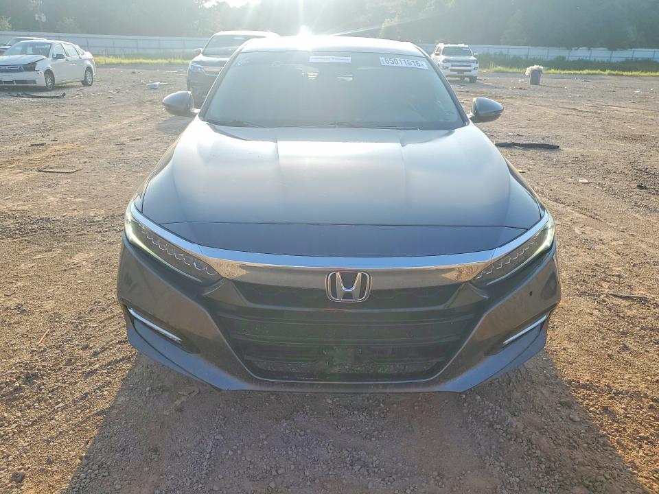 2019 Honda Accord VIN 1HGCV3F92KA013997 COPART salvage auction — MINOR DENT/SCRATCHES, Al - Certificate Of Title (P), sold $7,000 on 2026-09-03 (photo 5)