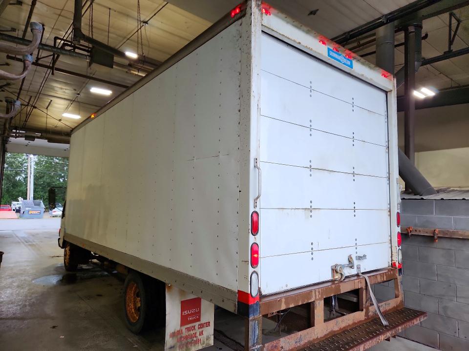 2000 Isuzu Npr VIN 4KLC4B1R2YJ802307 COPART salvage auction — NORMAL WEAR, AK - CERTIFICATE OF VEHICLE TITLE, sold $8,800 on 2026-09-08 (photo 2)