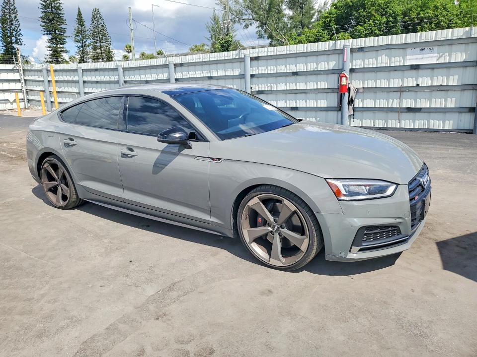 2019 Audi Rs5 VIN WAUB4CF50KA093209 COPART salvage auction — WATER/FLOOD, FL, sold $4,750 on 2026-10-09 (photo 4)