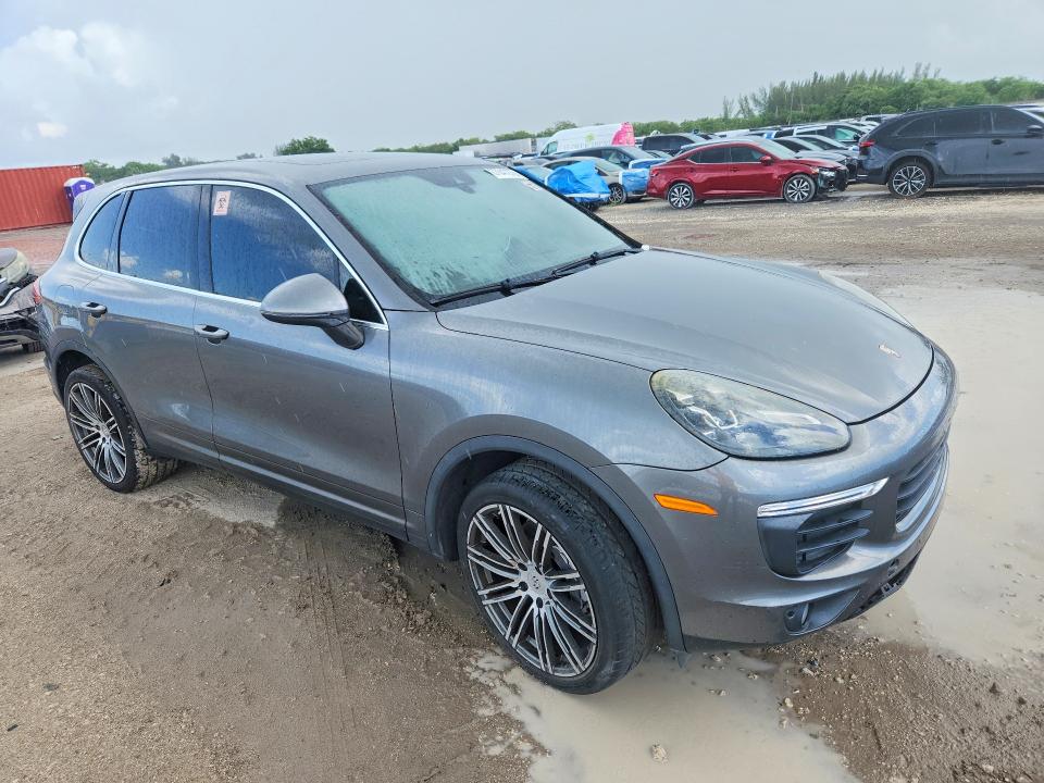 2016 Porsche Cayenne VIN WP1AA2A27GLA09282 COPART salvage auction — MINOR DENT/SCRATCHES, Fl - Certificate Of Title, sold $6,700 on 2026-09-08 (photo 4)
