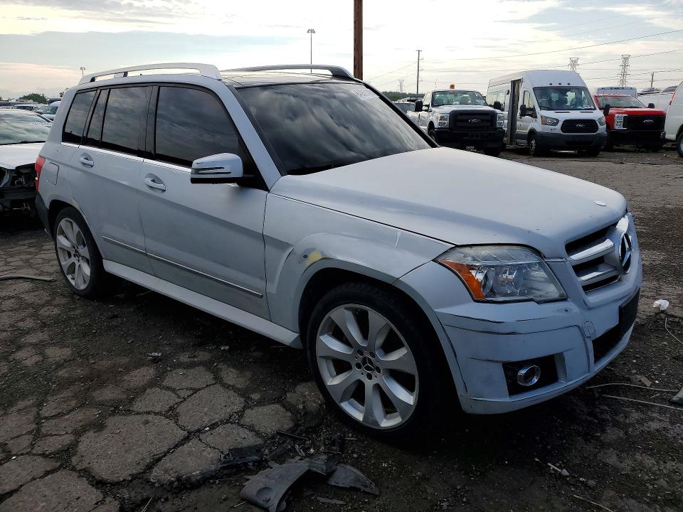 2010 Mercedes-benz Glk-class VIN WDCGG8HB0AF280364 COPART salvage auction — MINOR DENT/SCRATCHES, MI - DEALER ONLY CLEAN TITLE, sold $400 on 2026-08-14 (photo 4)