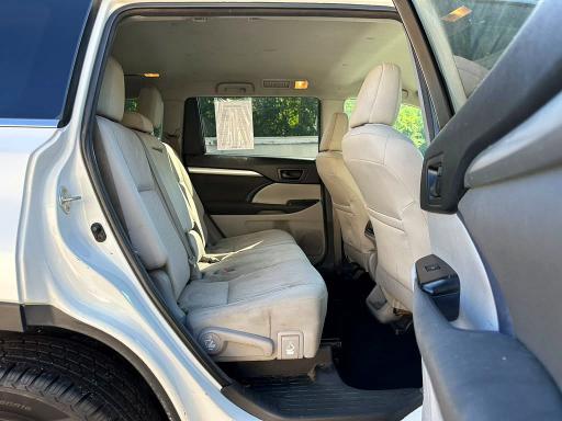 2018 Toyota Highlander VIN 5TDBZRFH3JS891836 COPART salvage auction — MINOR DENT/SCRATCHES, NH - CERTIFICATE OF TITLE (P), sold $11,300 on 2026-08-24 (photo 5)