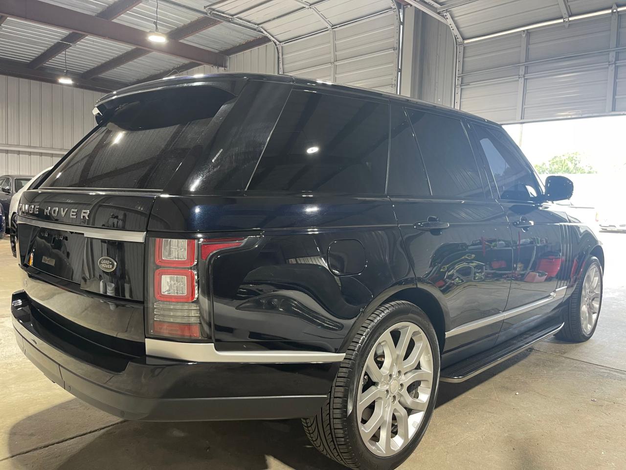 2014 Land rover RANGE ROVER VIN SALGS2TF6EA155229 COPART salvage auction — NORMAL WEAR, TX - SALVAGE VEHICLE TITLE (P), sold $25,250 on 2024-10-09 (photo 4)