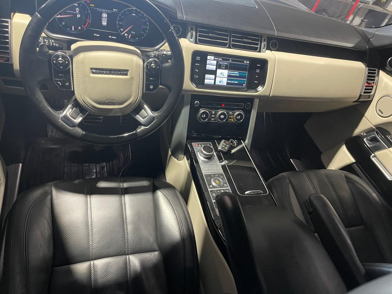 2014 Land rover RANGE ROVER VIN SALGS2TF6EA155229 COPART salvage auction — NORMAL WEAR, TX - SALVAGE VEHICLE TITLE (P), sold $25,250 on 2024-10-09 (photo 9)