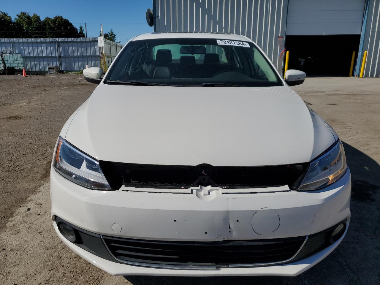 2011 Volkswagen Jetta VIN 3VWLX7AJ9BM074992 COPART salvage auction — Front End, ON - PERMIT SALVAGE, sold $375 on 2024-10-31 (photo 5)