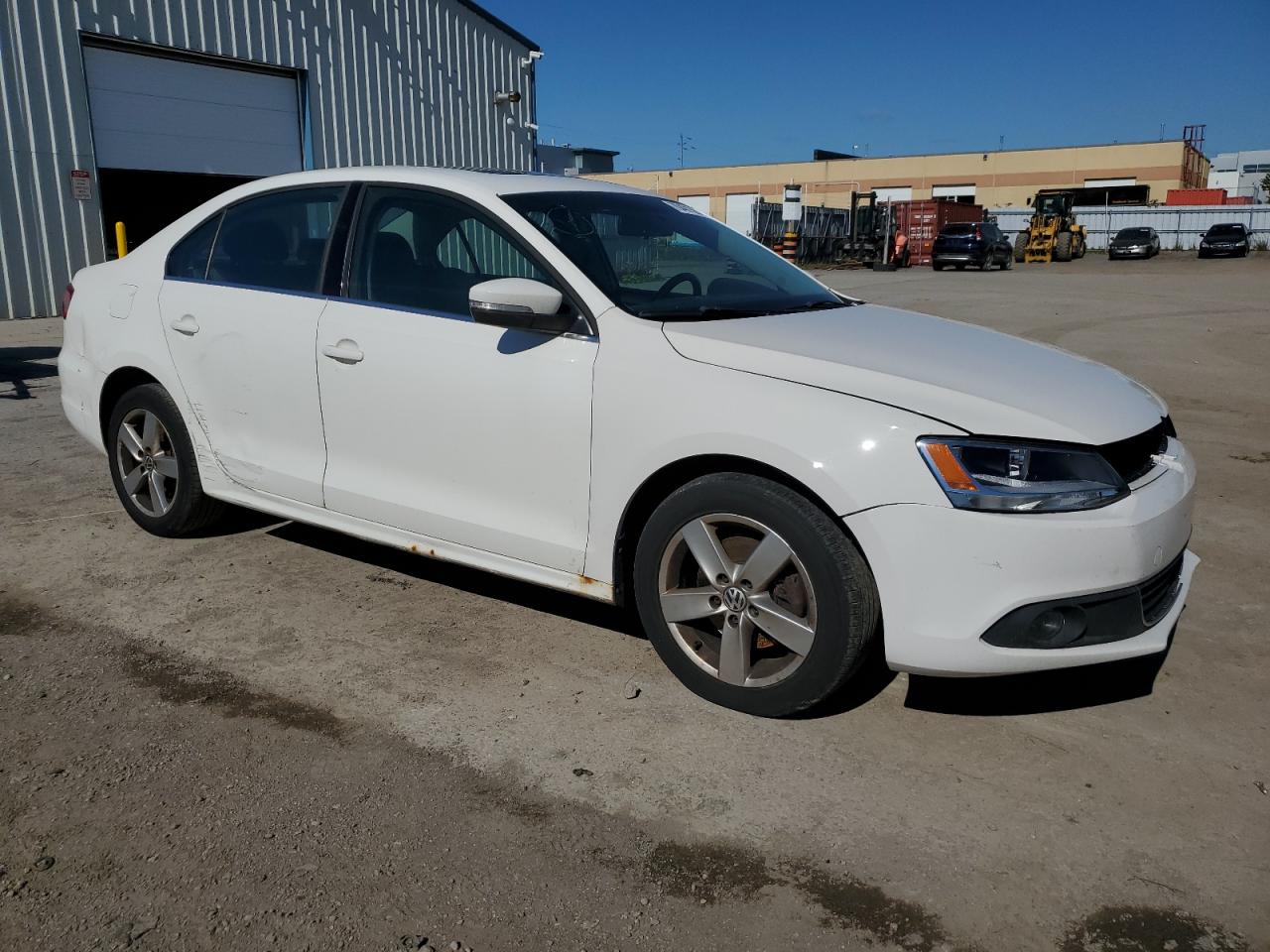 2011 Volkswagen Jetta VIN 3VWLX7AJ9BM074992 COPART salvage auction — Front End, ON - PERMIT SALVAGE, sold $375 on 2024-10-31 (photo 4)
