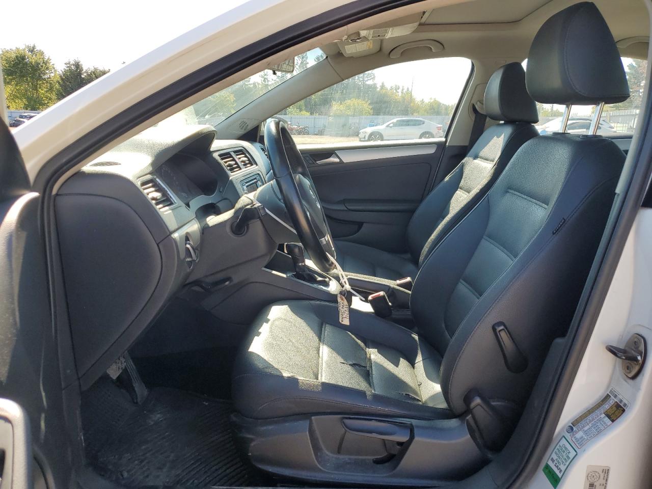 2011 Volkswagen Jetta VIN 3VWLX7AJ9BM074992 COPART salvage auction — Front End, ON - PERMIT SALVAGE, sold $375 on 2024-10-31 (photo 7)