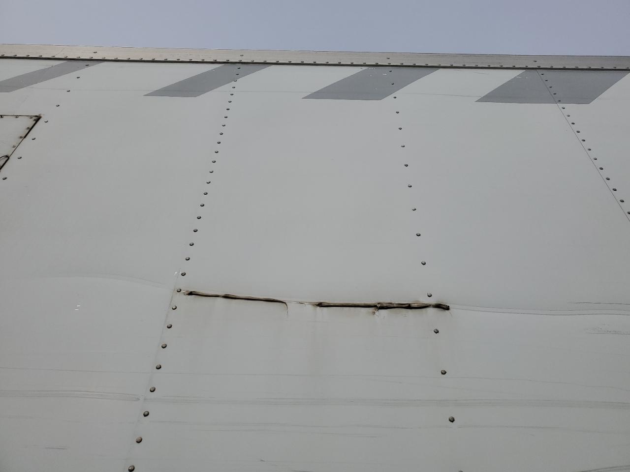 2013 Utility Vs2ra VIN 1UYVS2533DU489511 COPART salvage auction — Side, OR - CERT OF TITLE-RECONSTRUCTED, sold $3,100 on 2026-09-11 (photo 9)