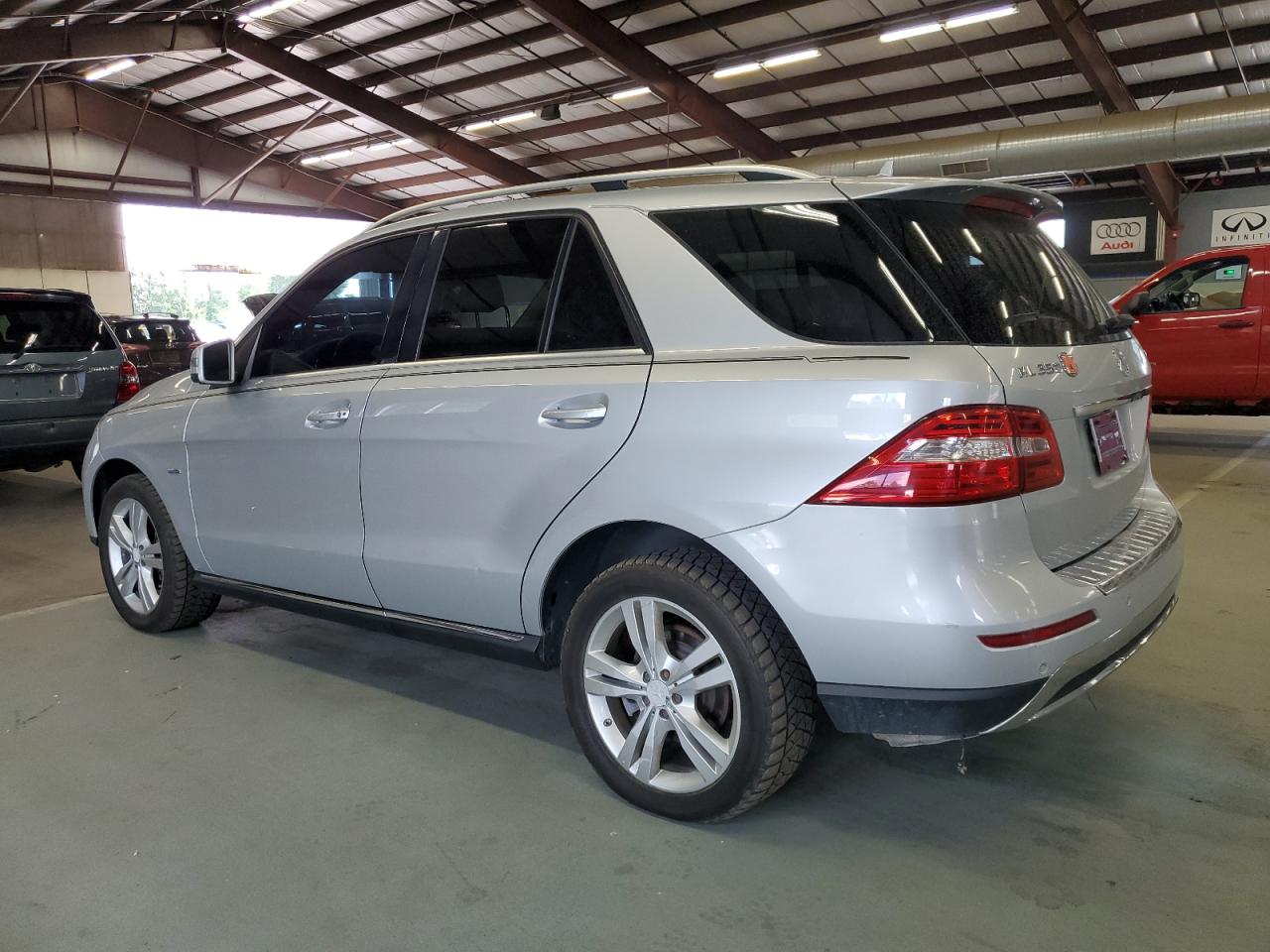 2012 Mercedes-benz Ml-class VIN 4JGDA2EB6CA033017 COPART salvage auction — Minor Dent/Scratches, Ct - Clean Title, sold $3,900 on 2026-09-11 (photo 2)