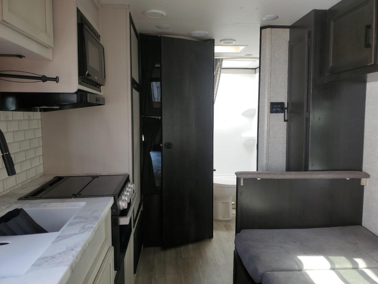 2022 Jayco Jay flight VIN 1UJBJ0BM3N75N0572 COPART salvage auction — Burn, CA - SALVAGE CERTIFICATE, sold $7,500 on 2026-02-12 (photo 6)