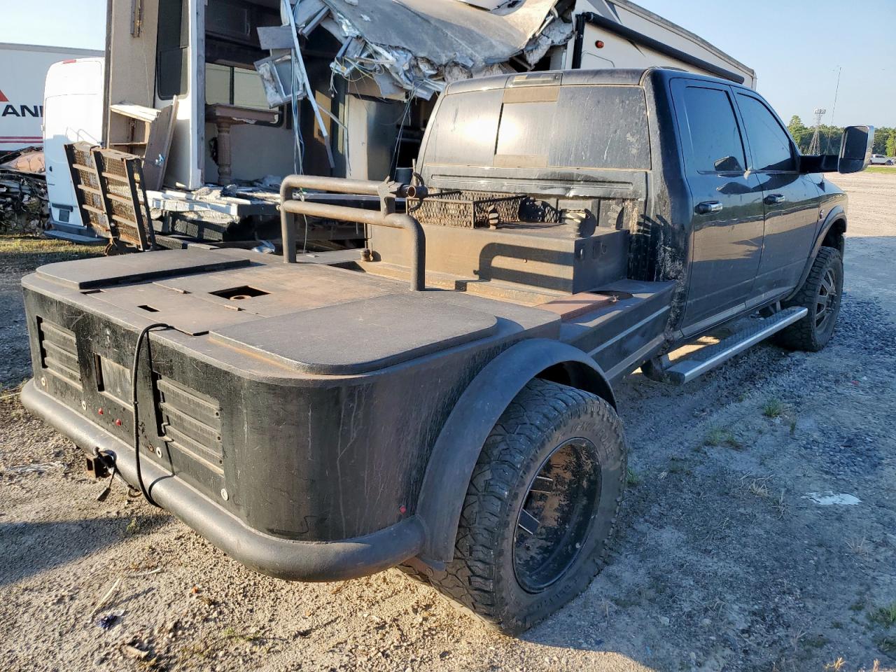 2016 Ram 3500 VIN 3C63RRJL1GG105790 COPART salvage auction — Side, TX - CERTIFICATE OF TITLE, sold $13,700 on 2025-10-14 (photo 3)
