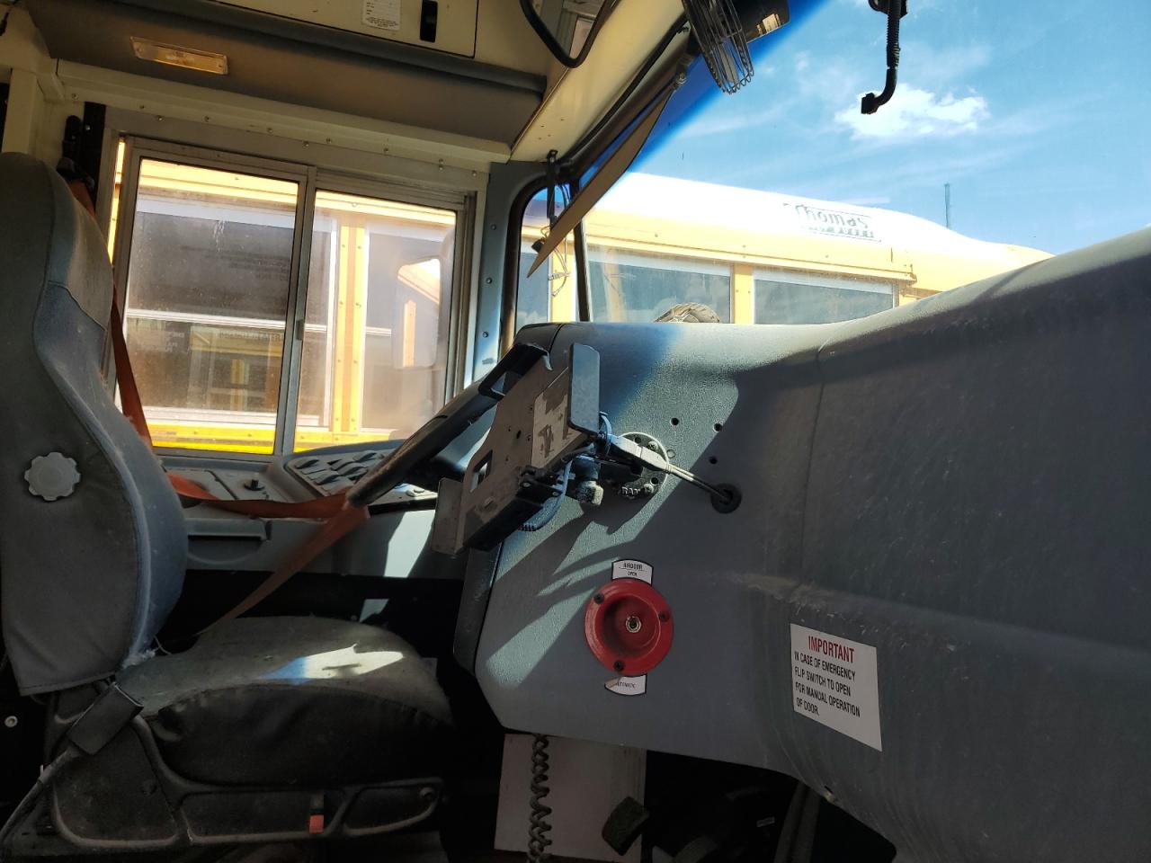 2013 Ic Corporation Ce Series School VIN 4DRBUSKN1DB303408 COPART salvage auction — Minor Dent/Scratches, IA - CERTIFICATE OF TITLE, sold $1,200 on 2026-07-06 (photo 5)