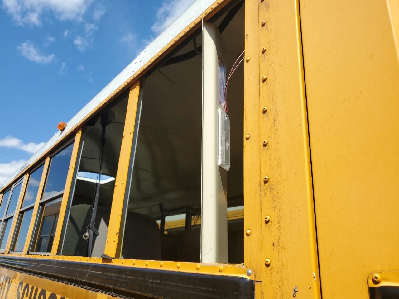 2013 Ic Corporation Ce Series School VIN 4DRBUSKN1DB303408 COPART salvage auction — Minor Dent/Scratches, IA - CERTIFICATE OF TITLE, sold $1,200 on 2026-07-06 (photo 9)