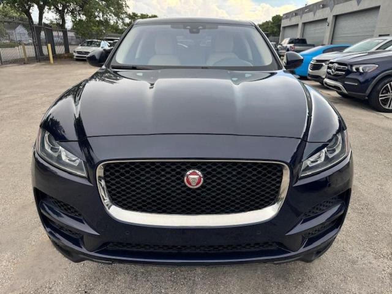 2020 Jaguar F-pace VIN SADCJ2FX8LA619250 COPART salvage auction — Water/Flood, FL - CERT OF TITLE-SLVG REBLD FLOOD (P), sold $8,300 on 2026-05-06 (photo 5)