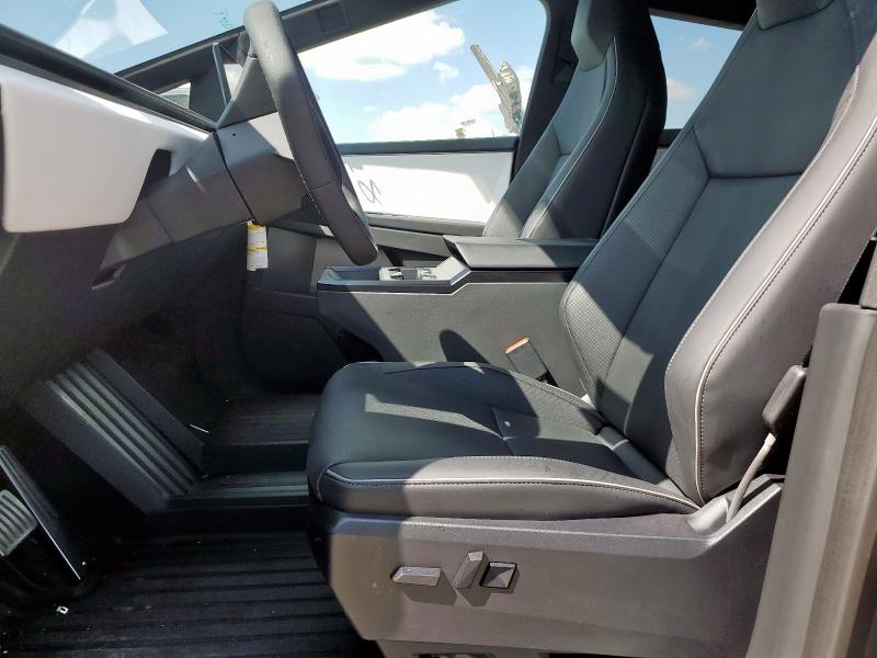 2024 Tesla Cybertruck VIN 7G2CEHED9RA026288 COPART salvage auction — Front End, TX - SALVAGE VEHICLE TITLE, sold $32,000 on 2025-11-13 (photo 7)