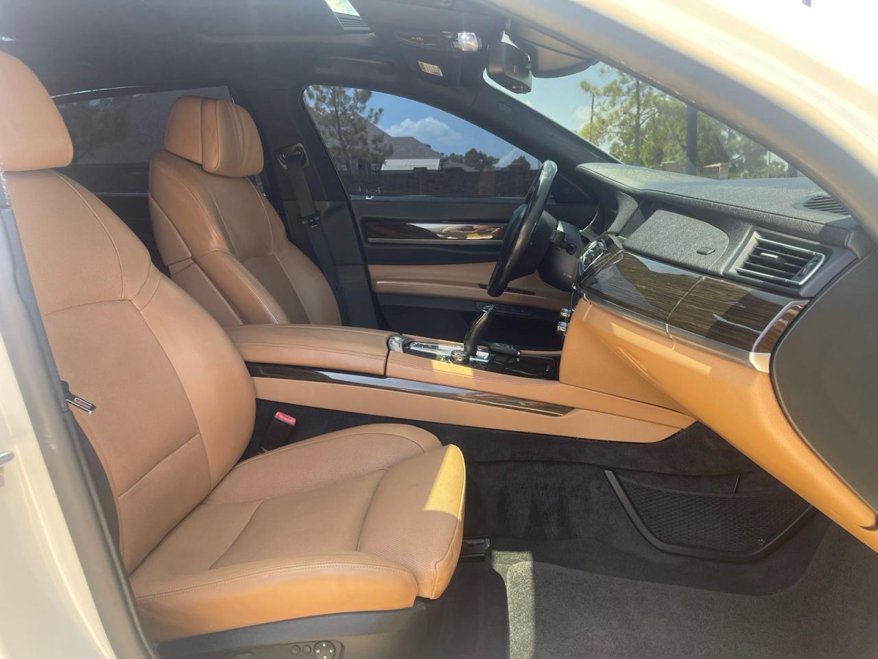 2010 BMW 7er VIN WBAKB8C58ACY64395 COPART salvage auction — Damage History, CA - DEALER ONLY SALVAGE TITLE (P), sold $27,500 on 2025-10-10 (photo 5)