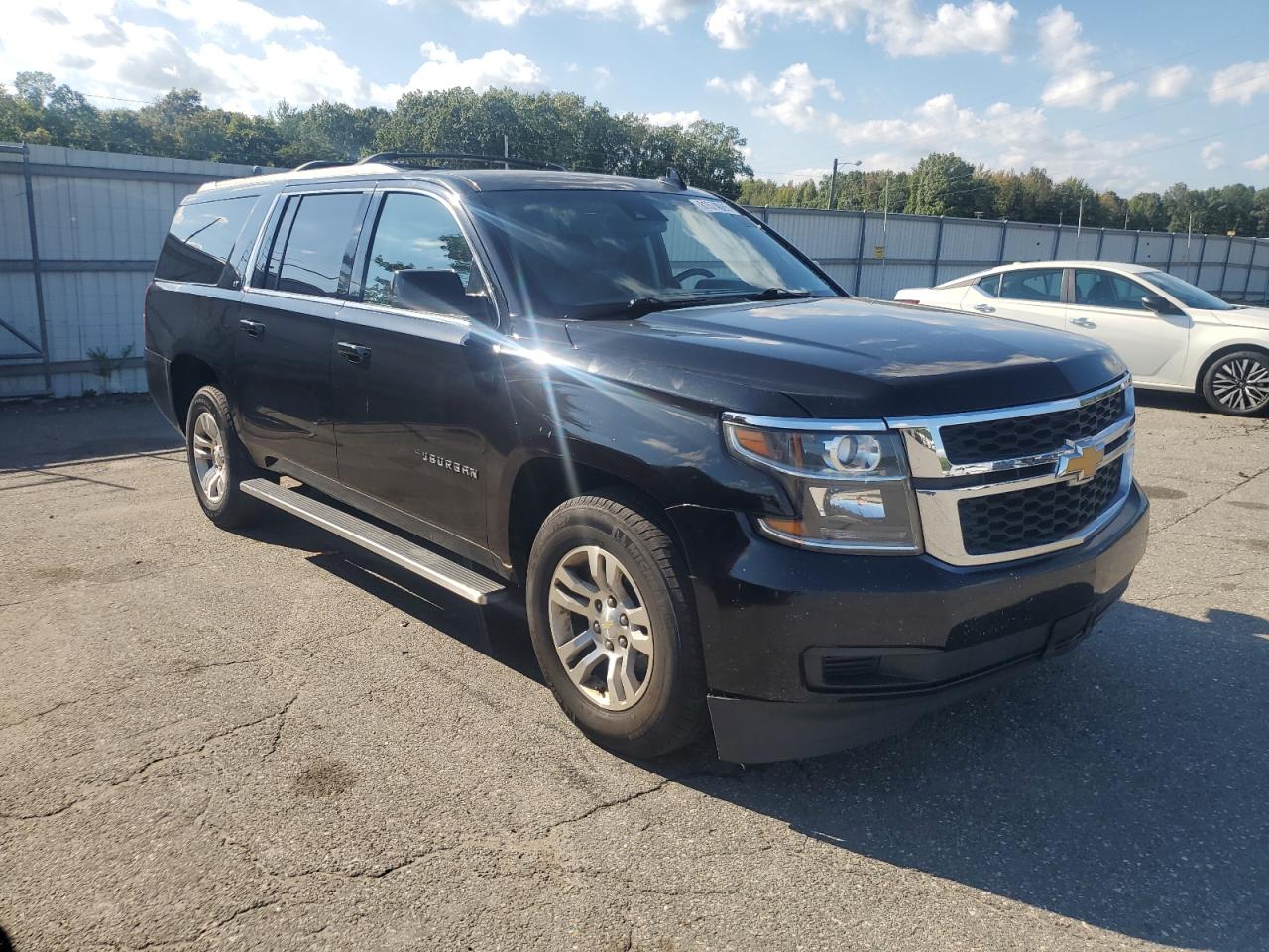 2016 Chevrolet Suburban VIN 1GNSKHKC0GR173040 COPART salvage auction — Normal Wear, MA - CERTIFICATE OF TITLE (P), sold $7,400 on 2026-07-03 (photo 4)