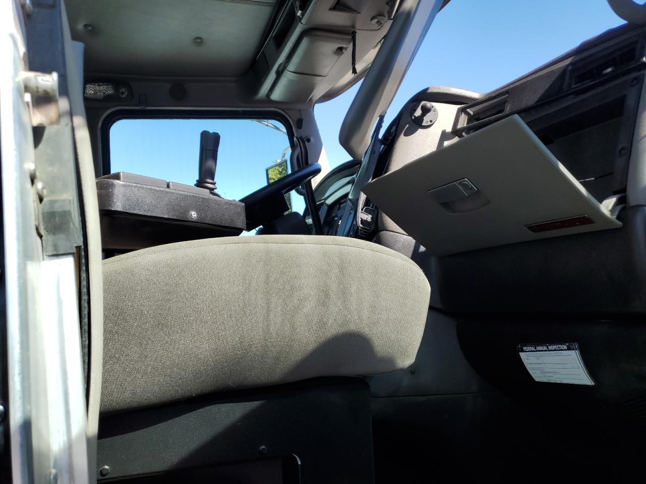2021 Kenworth All other VIN 3BKBLJ0X2MF449129 COPART salvage auction — Rollover, NY - MV-907A SALVAGE CERTIFICATE, sold $4,000 on 2026-04-21 (photo 6)