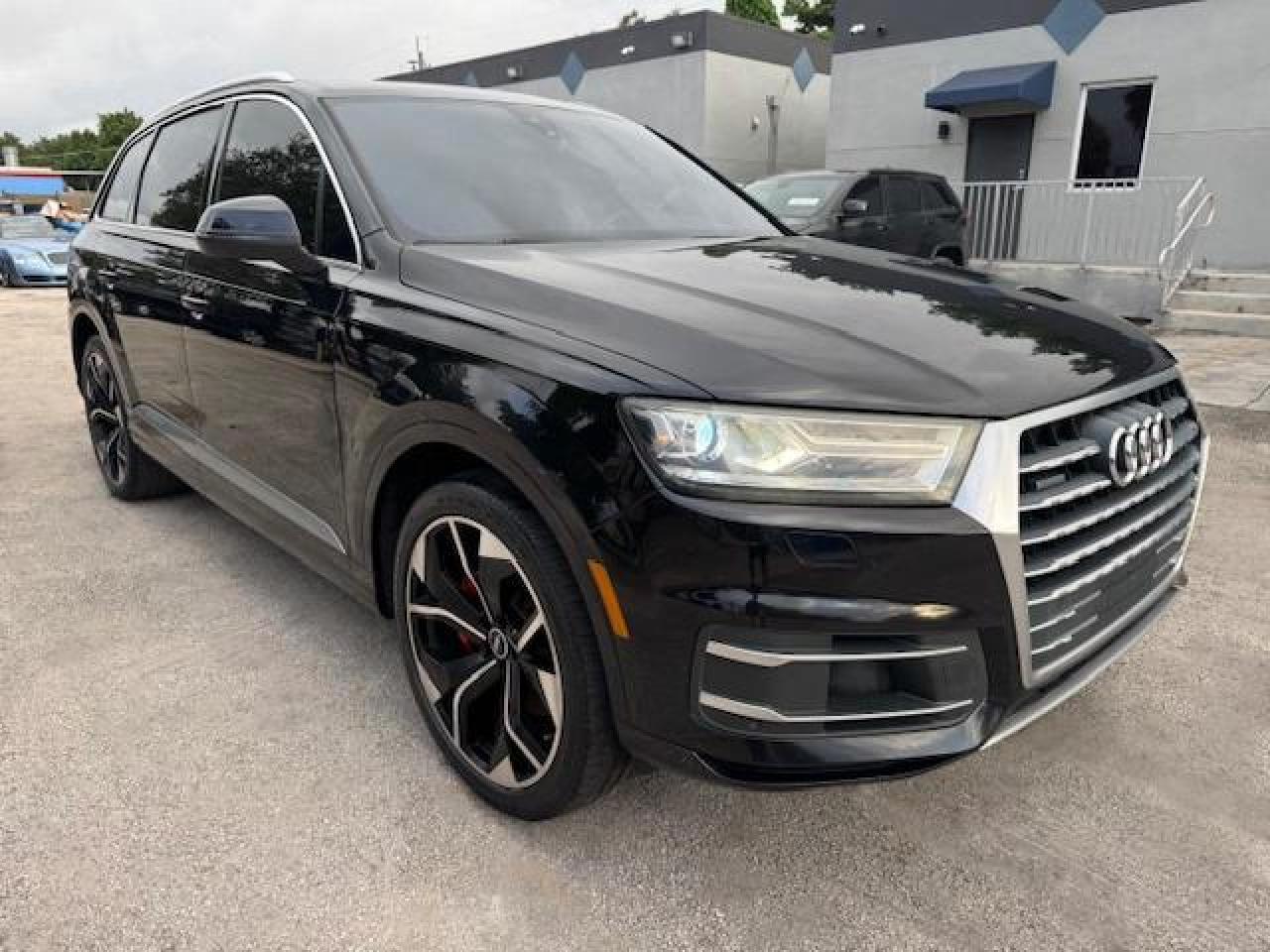 2017 Audi Q7 VIN WA1AAAF76HD005567 COPART salvage auction — Minor Dent/Scratches, FL - CERTIFICATE OF TITLE (P), sold $8,200 on 2026-02-06 (photo 4)