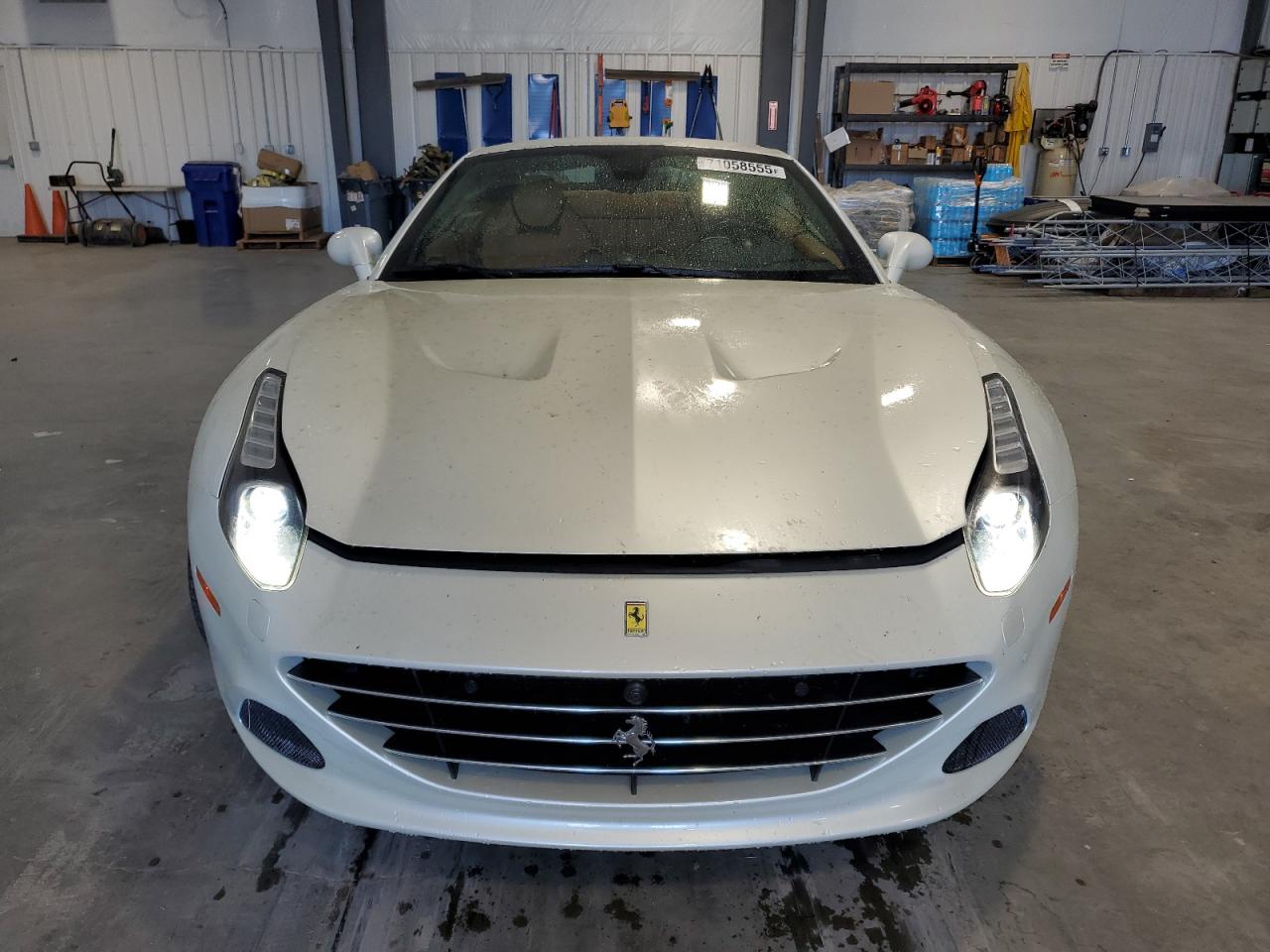 2016 Ferrari California T VIN ZFF77XJA2G0214672 COPART salvage auction — Water/Flood, Salvage Title, sold $58,000 on 2025-10-02 (photo 5)