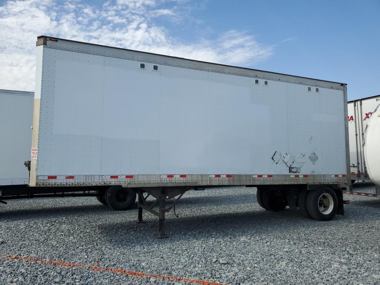 2009 Great dane All models VIN 1GRAA56189K207256 COPART salvage auction — Minor Dent/Scratches, IL - DIS/DLR/EXP ONLY CLEAN TITLE, sold $500 on 2026-09-08 (photo 9)