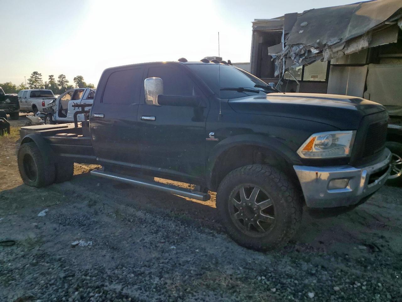 2016 Ram 3500 VIN 3C63RRJL1GG105790 COPART salvage auction — Side, TX - CERTIFICATE OF TITLE, sold $13,700 on 2025-10-14 (photo 4)