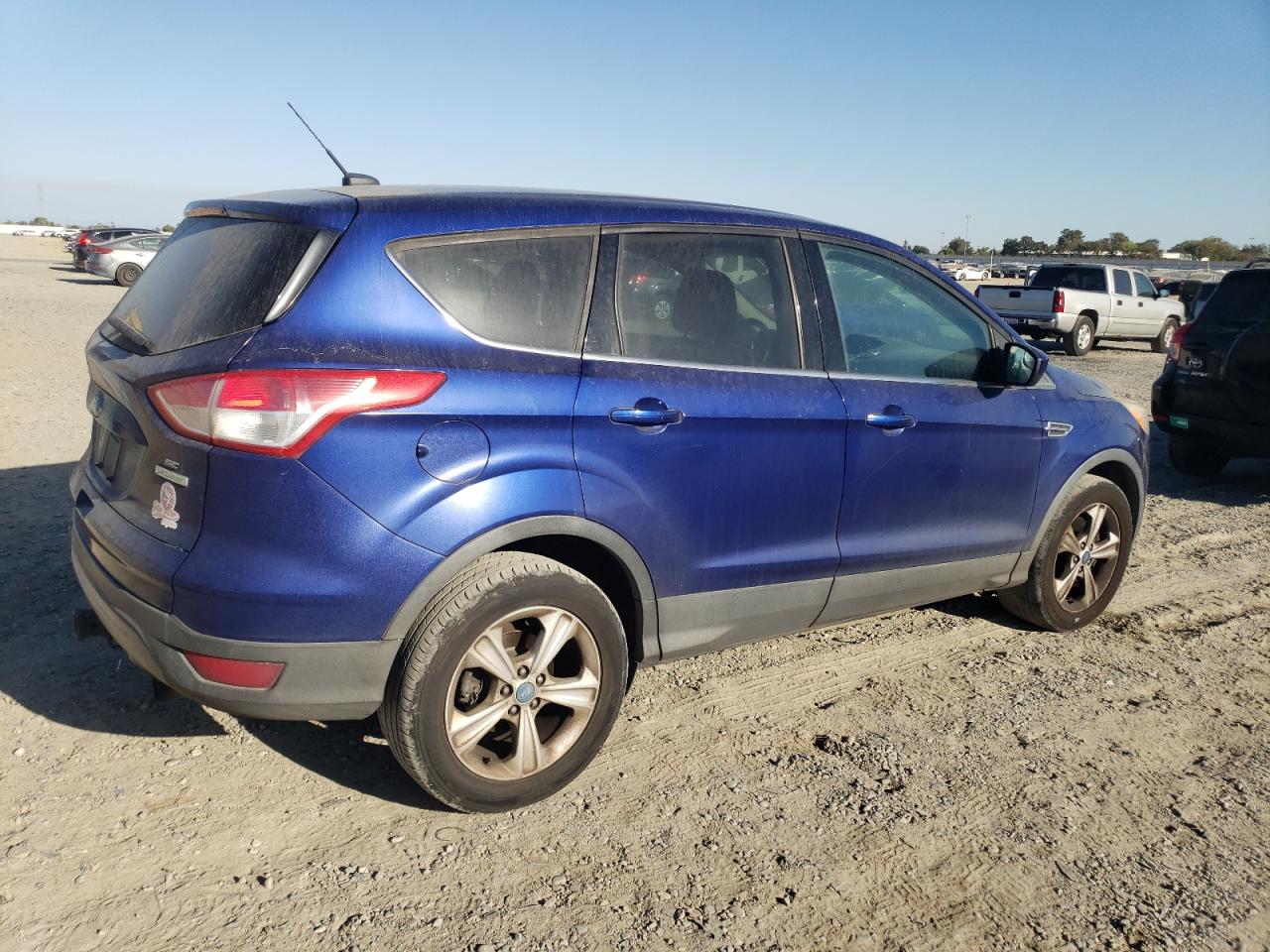 2013 Ford Escape VIN 1FMCU0G93DUC46685 COPART salvage auction — Minor Dent/Scratches, CA - DIS/DLR/EXP ONLY CLEAN TITLE, sold $525 on 2026-06-30 (photo 3)