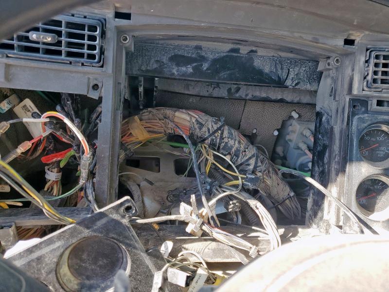 2012 K&w T800 VIN 1XKDD49X7CJ307570 COPART salvage auction — STRIPPED, TX - SALVAGE VEHICLE TITLE, sold $6,800 on 2026-07-08 (photo 8)