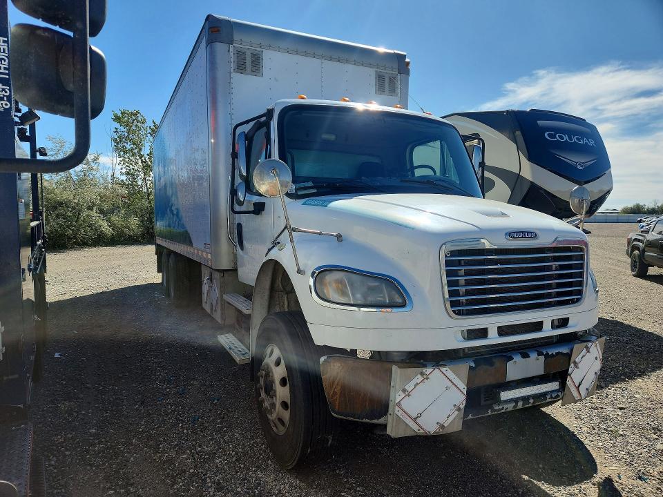 2015 Frht - freightliner VIN 1FVHCYCY7FHGS1313 COPART salvage auction — MECHANICAL, VA - CERTIFICATE OF TITLE, sold $6,900 on 2026-09-28 (photo 4)