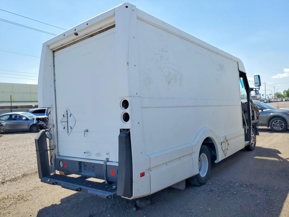 2018 Isuzu Reach VIN JALB4T174J7W01459 COPART salvage auction — MECHANICAL, Salvage Title, sold $4,200 on 2026-09-10 (photo 3)