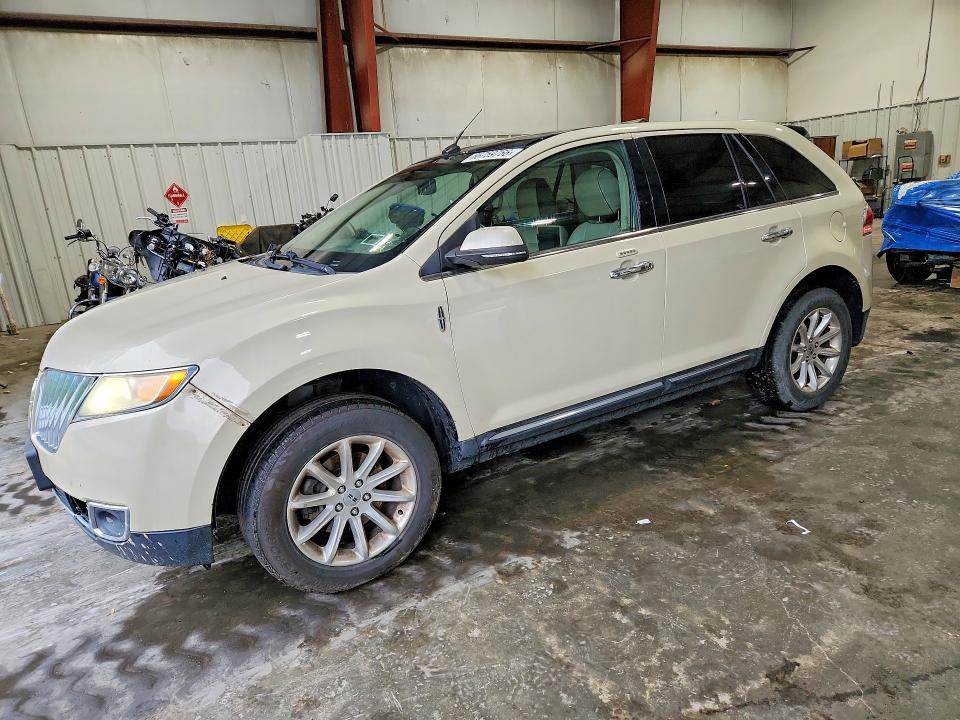 2014 Lincoln Mkx VIN 2LMDJ8JK0EBL17263 COPART salvage auction — NORMAL WEAR, NY - CERTIFICATE OF TITLE, sold $1,875 on 2026-09-23 (photo 1)