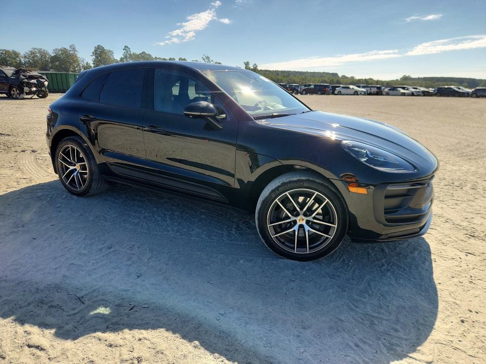 2024 Porsche Macan VIN WP1AA2A52RLB02370 COPART salvage auction — NORMAL WEAR, SC - CERT OF TITLE-SALVAGE REBUILT, sold $16,400 on 2026-10-05 (photo 4)