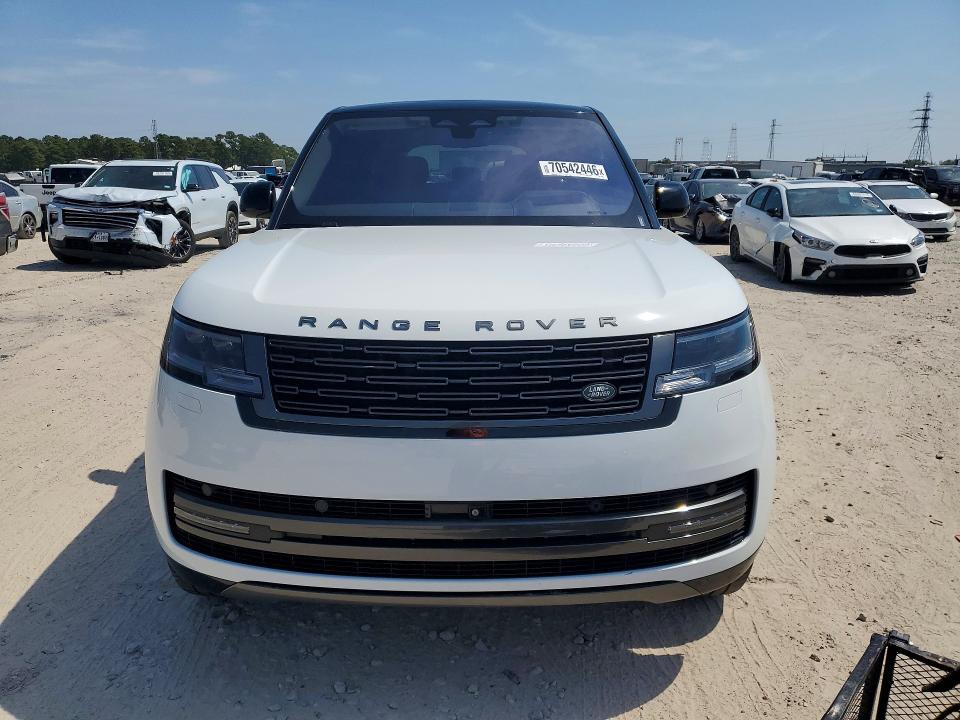 2023 Land rover RANGE ROVER VIN SALKPBE7XPA025006 COPART salvage auction — NORMAL WEAR, TX - CERTIFICATE OF TITLE, sold $85,000 on 2026-10-06 (photo 5)