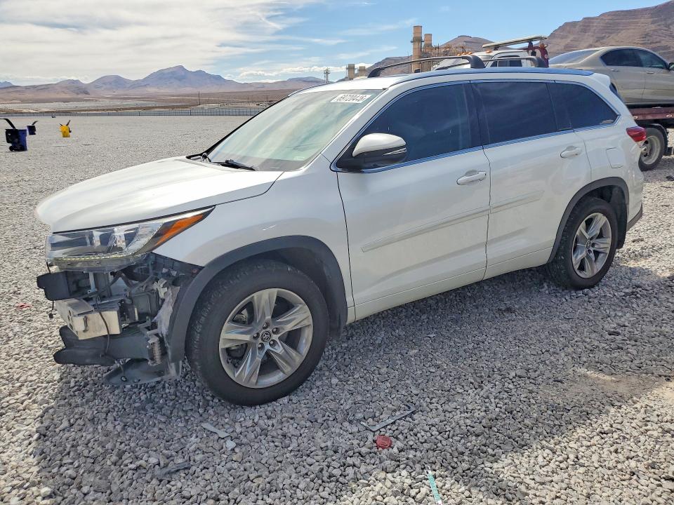 2017 Toyota Highlander VIN 5TDDZRFH8HS434202 — COPART salvage auction photo