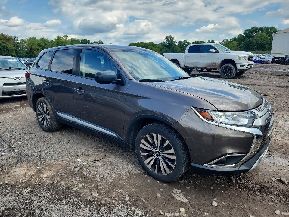 2019 Mitsubishi Outlander VIN JA4AD2A34KZ016109 COPART salvage auction — MINOR DENT/SCRATCHES, Pa - Cert Of Title, sold $4,000 on 2026-09-17 (photo 4)