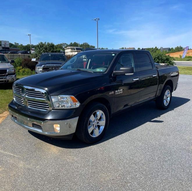 2018 Ram 1500 VIN 1C6RR7LT7JS268195 — COPART salvage auction photo