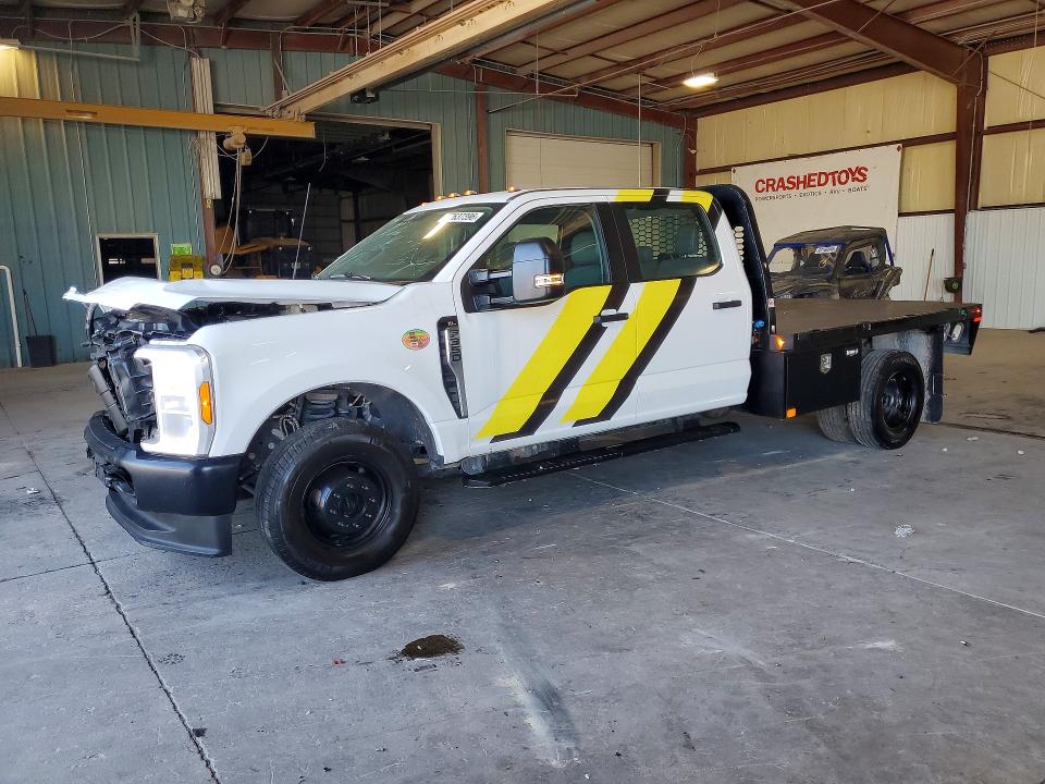 2025 Ford F-350 super duty VIN 1FD8W3HT4SEC33236 COPART salvage auction — MECHANICAL, TX - SALVAGE VEHICLE TITLE, sold $10,500 on 2026-09-30 (photo 1)