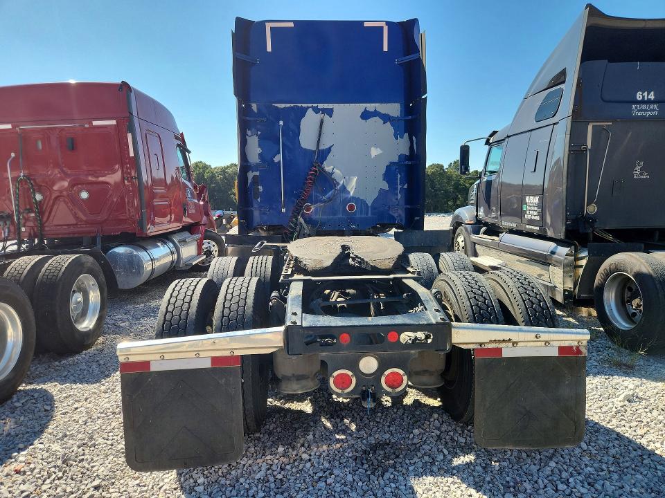 2020 Freightliner 122sd VIN 3AKJGNDR1LDLW8889 COPART salvage auction — NORMAL WEAR, AL - CERTIFICATE OF TITLE, sold $12,300 on 2026-10-06 (photo 6)