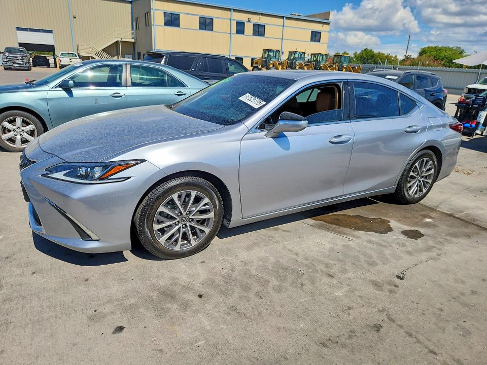 2022 Lexus ES VIN 58ADZ1B1XNU130990 — COPART salvage auction photo