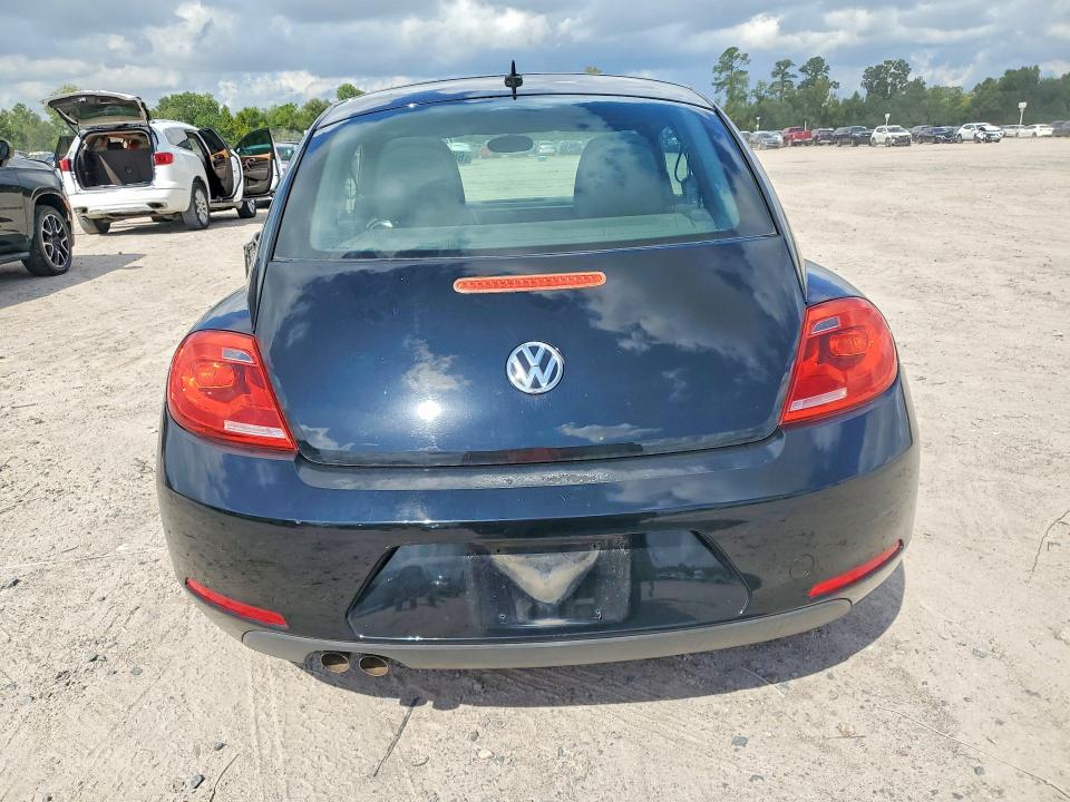 2013 Volkswagen Beetle VIN 3VWFP7AT0DM659350 COPART salvage auction — NORMAL WEAR, Mt - Certificate Of Title, sold $200 on 2026-10-10 (photo 6)