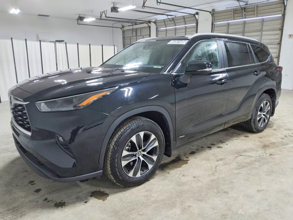 2026 Toyota Highlander hybrid VIN 5TDKBRCH1TS702239 — COPART salvage auction photo