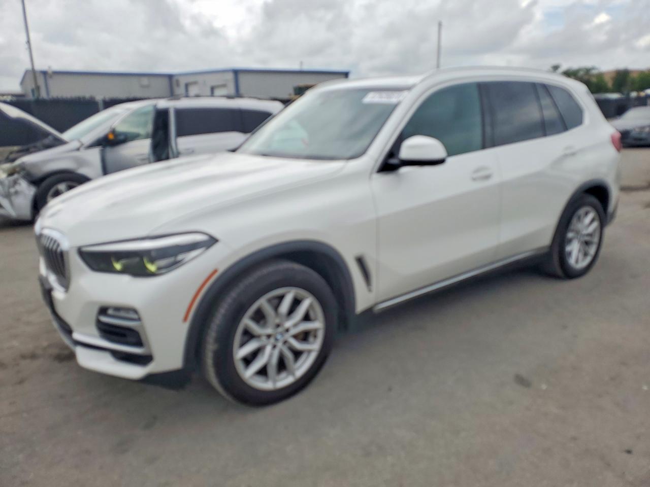2019 BMW X5 VIN 5UXCR6C51KLL39430 — COPART salvage auction photo