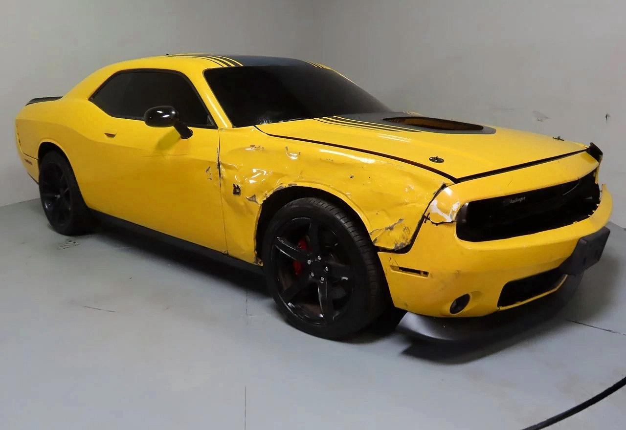 2017 Dodge Challenger VIN 2C3CDZFJ4HH637958 — COPART salvage auction photo