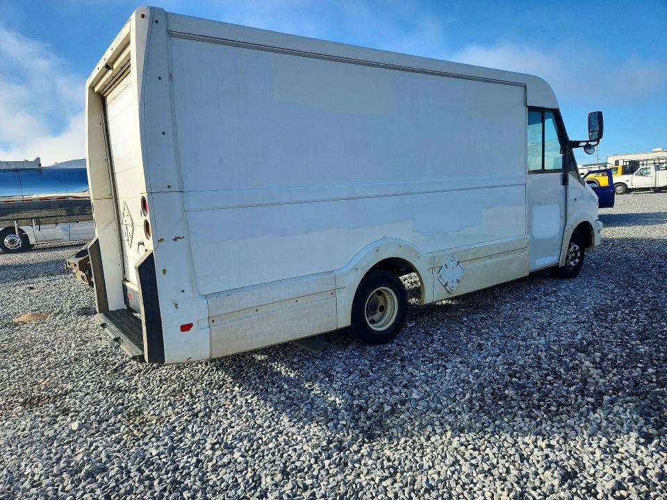 2018 Isuzu Reach VIN JALB4T178J7W00282 COPART salvage auction — NORMAL WEAR, GA - CERTIFICATE OF TITLE (P), sold $3,500 on 2026-09-26 (photo 3)