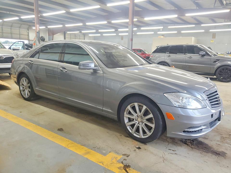 2012 Mercedes-benz S-klasse VIN WDDNG8DB8CA432206 COPART salvage auction — MINOR DENT/SCRATCHES, Nc - Dealer Only Clean Title, sold $7,700 on 2026-10-13 (photo 4)