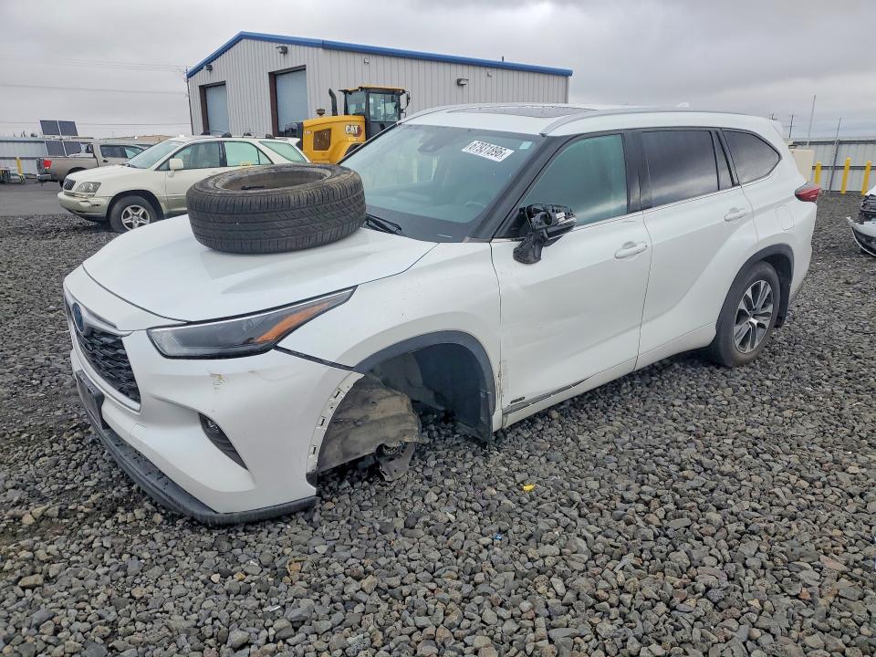 2022 Toyota Highlander VIN 5TDHBRCH2NS554647 — COPART salvage auction photo