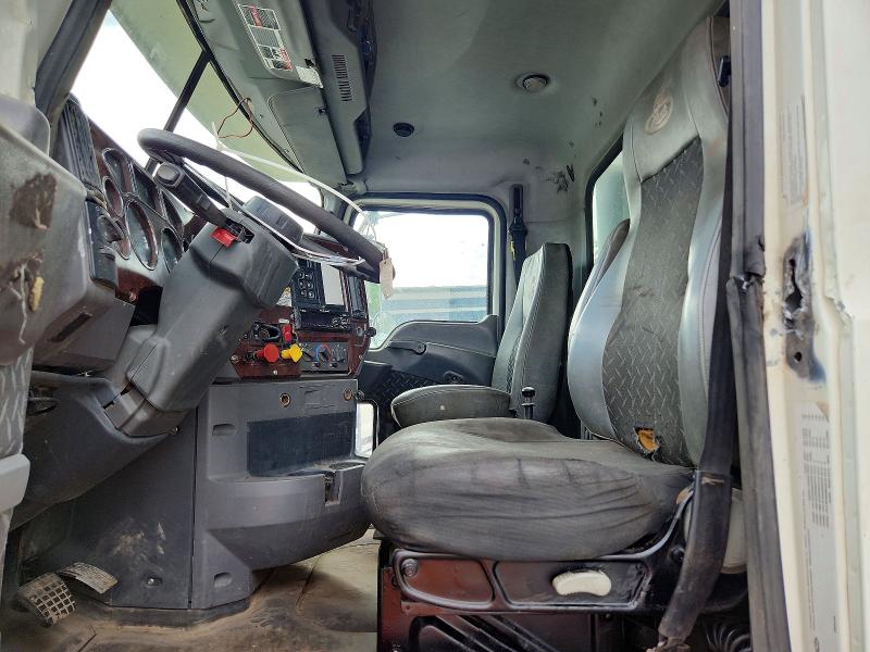 2017 Mack 700 gu700 VIN 1M2AX09CXHM035478 COPART salvage auction — MINOR DENT/SCRATCHES, PA - CERTIFICATE OF SALVAGE (P), sold $30,000 on 2026-09-17 (photo 7)