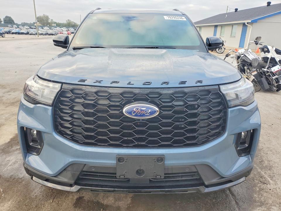 2025 Ford Explorer VIN 1FMUK8KH9SGC39551 COPART salvage auction — WATER/FLOOD, WV - SALVAGE CERTIFICATE, sold $11,000 on 2026-10-05 (photo 5)